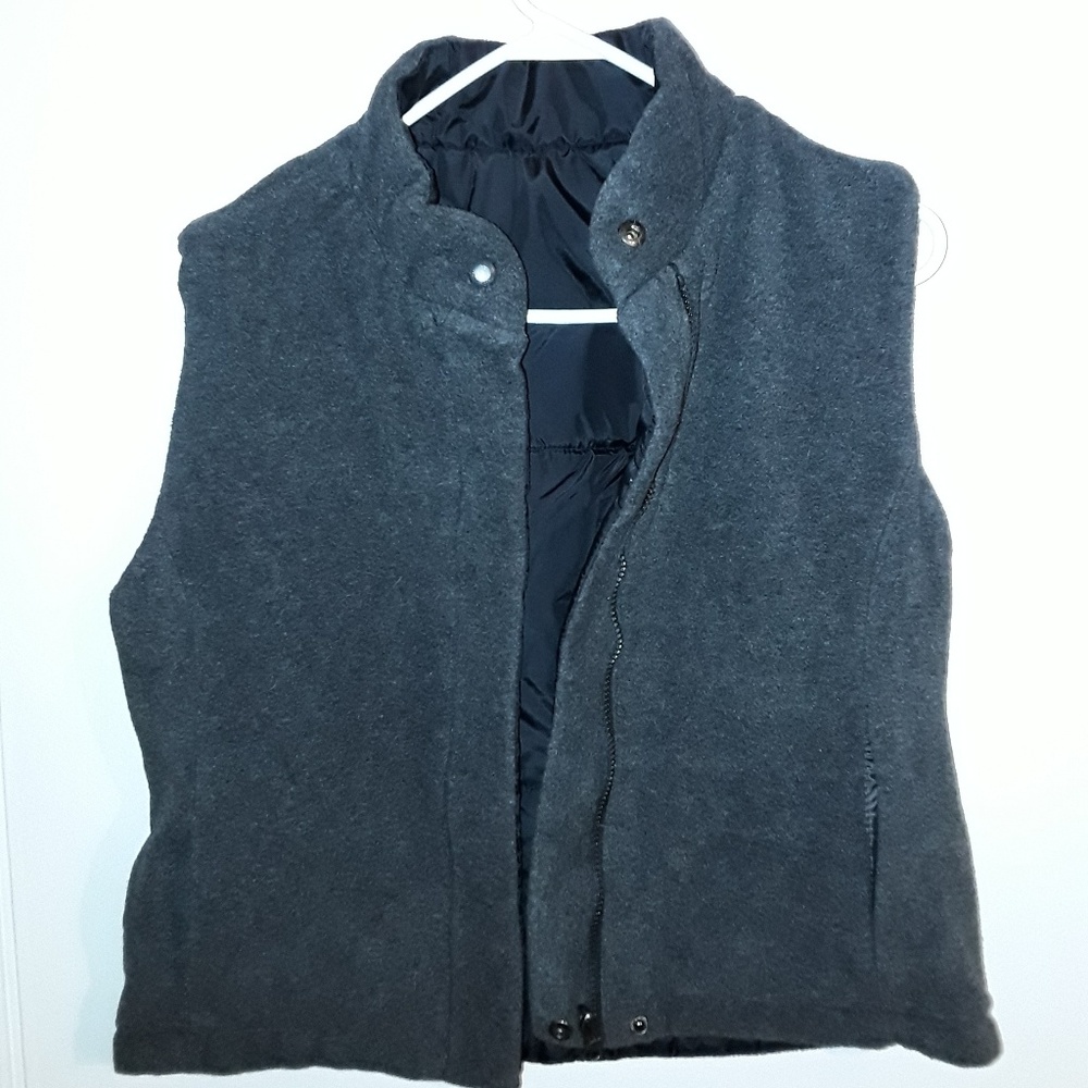 Reversible vest - Picture 3 of 3